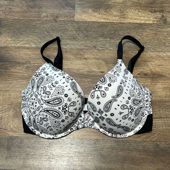 PINK wear everywhere push up bra size 32DD - Picture 1 of 4